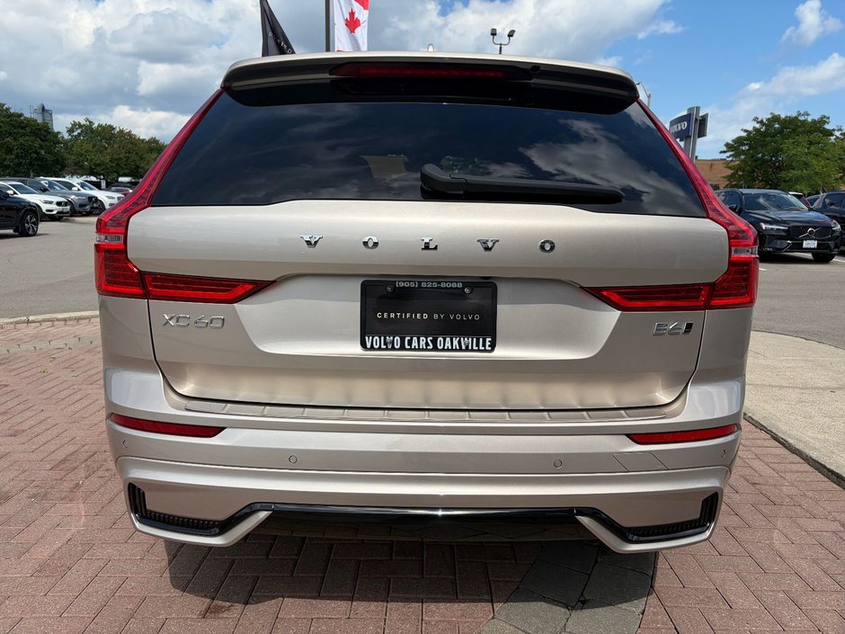 2023 Volvo XC60 ULTIMATE DARK THEME-13