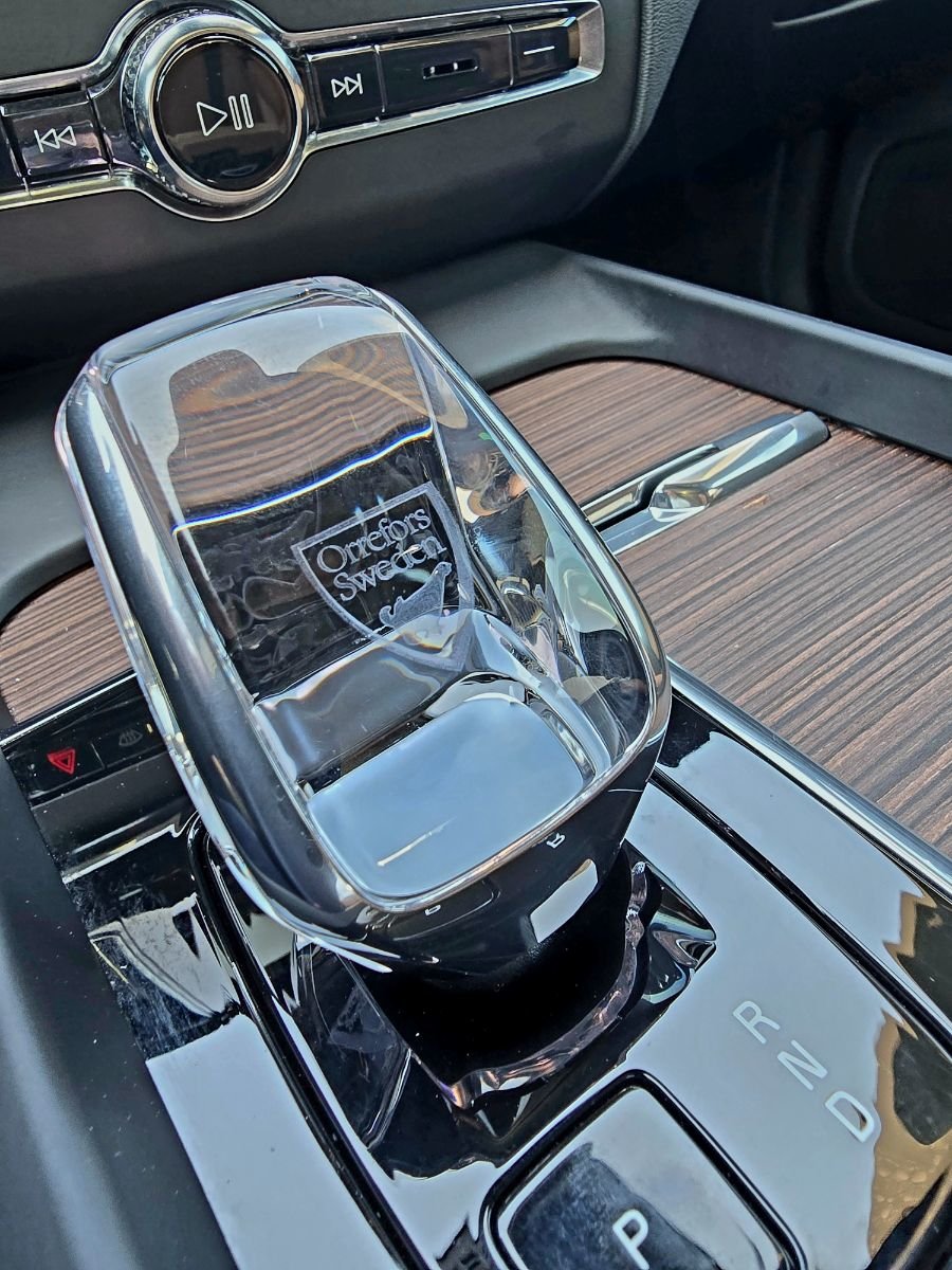 2023 Volvo XC60 ULTIMATE DARK THEME-30