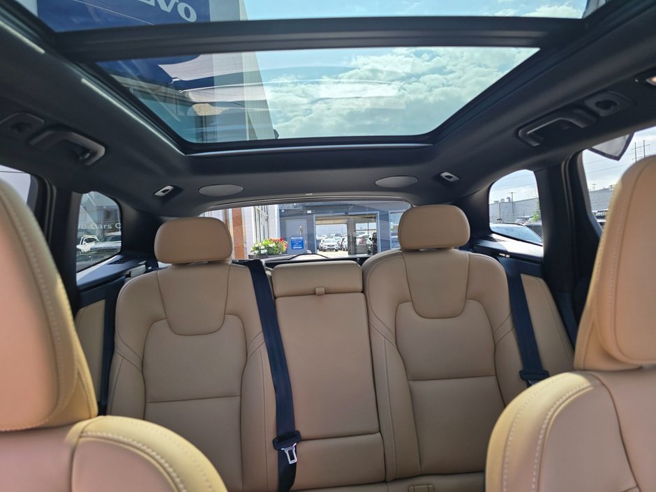 2023 Volvo XC60 ULTIMATE DARK THEME-8