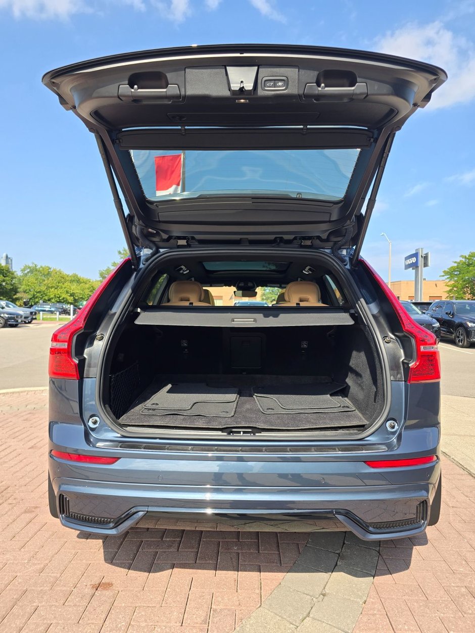 2023 Volvo XC60 ULTIMATE DARK THEME-15
