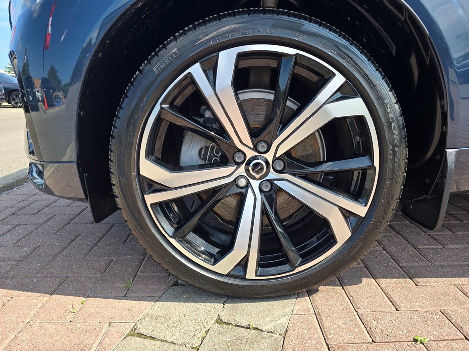 2023 Volvo XC60 ULTIMATE DARK THEME-7