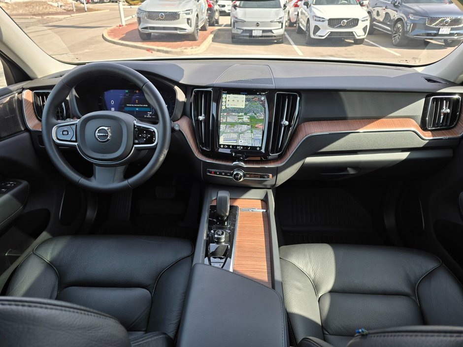 2024 Volvo XC60 PLUS DARK THEME-4