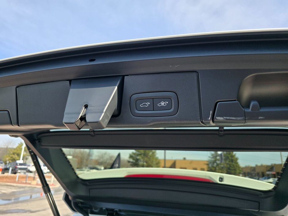 2024 Volvo XC60 PLUS DARK THEME-15