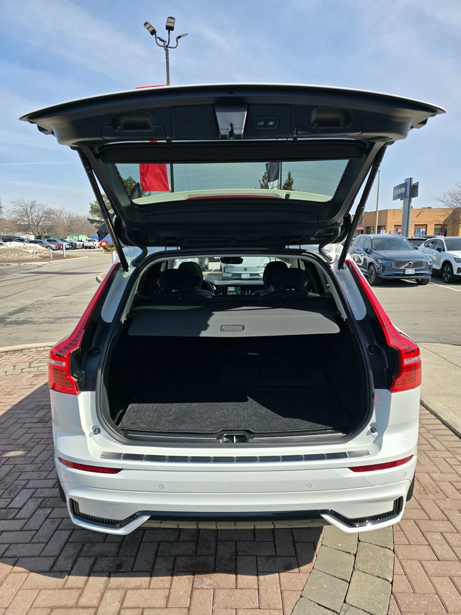 2024 Volvo XC60 PLUS DARK THEME-14