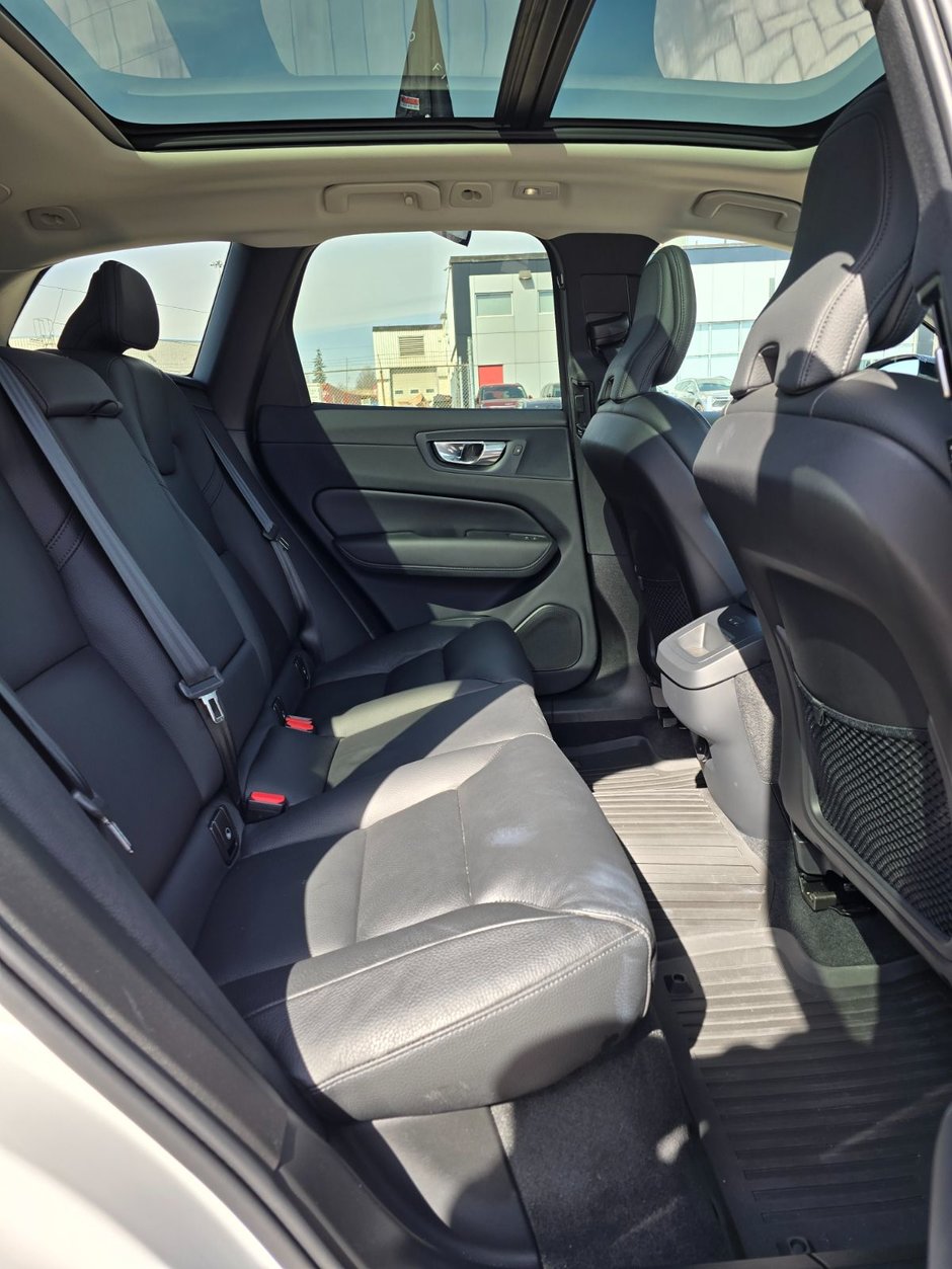 2024 Volvo XC60 PLUS DARK THEME-19