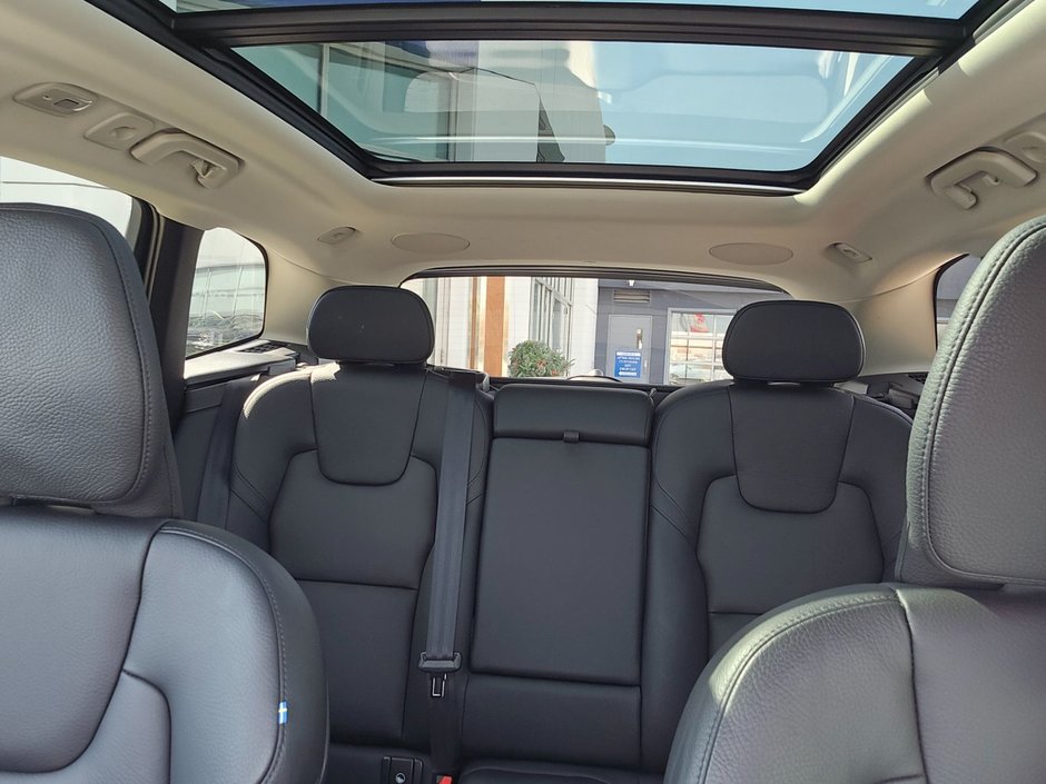 2024 Volvo XC60 PLUS DARK THEME-8