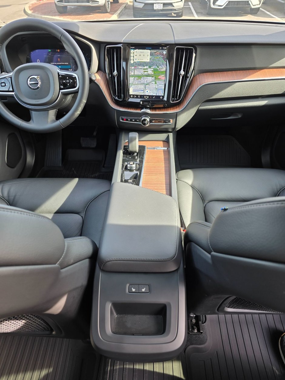 2024 Volvo XC60 PLUS DARK THEME-21