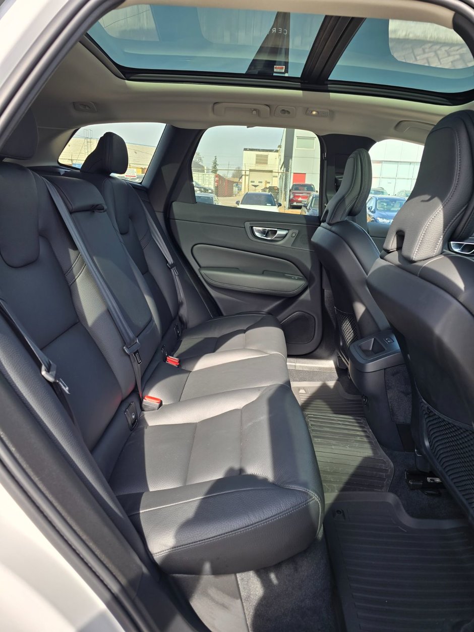 2024 Volvo XC60 PLUS DARK THEME-19