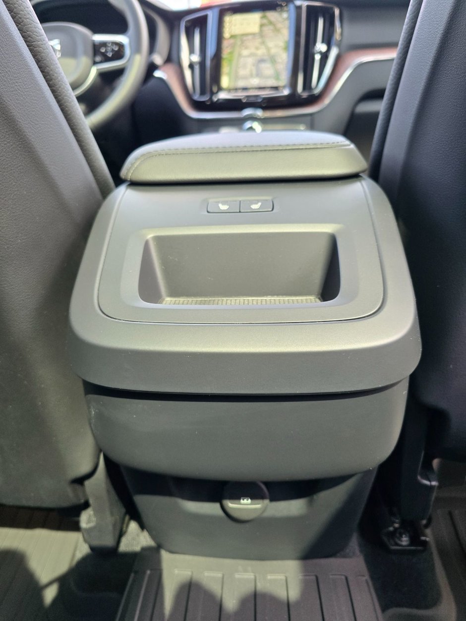 2024 Volvo XC60 PLUS DARK THEME-20