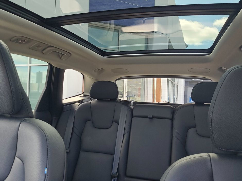 2024 Volvo XC60 PLUS DARK THEME-8