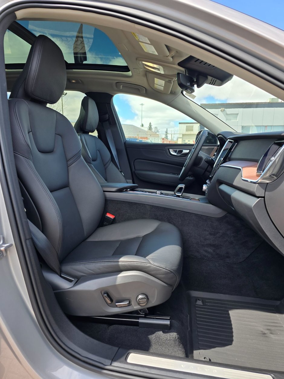 2024 Volvo XC60 PLUS DARK THEME-23