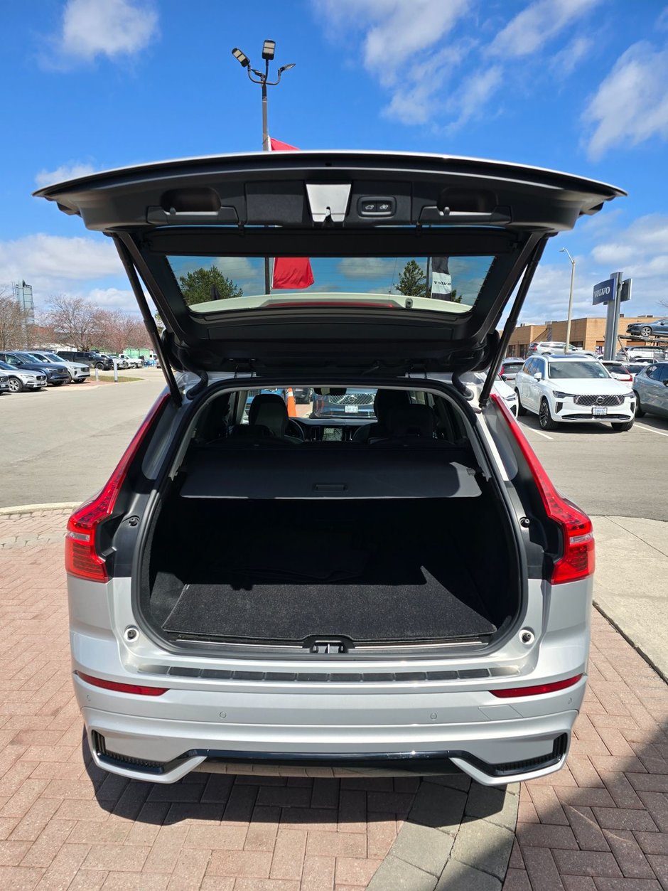 2024 Volvo XC60 PLUS DARK THEME-15