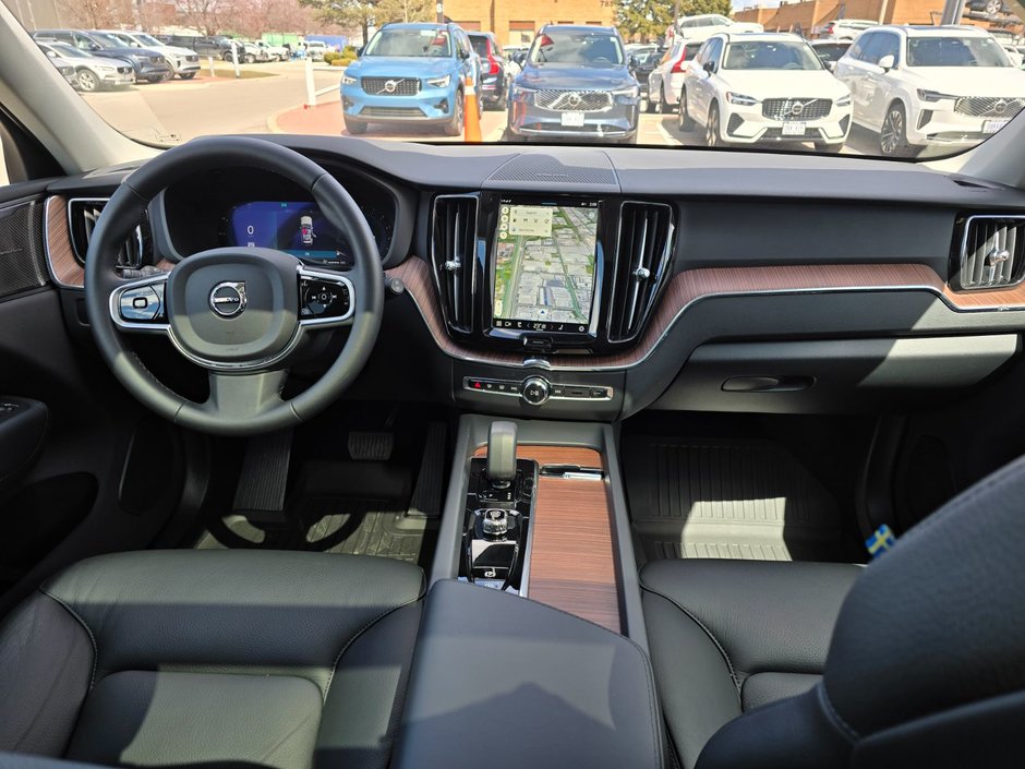 2024 Volvo XC60 PLUS DARK THEME-4