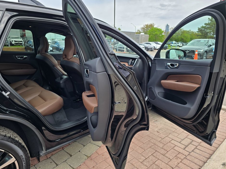 2024 Volvo XC60 PLUS DARK THEME-10