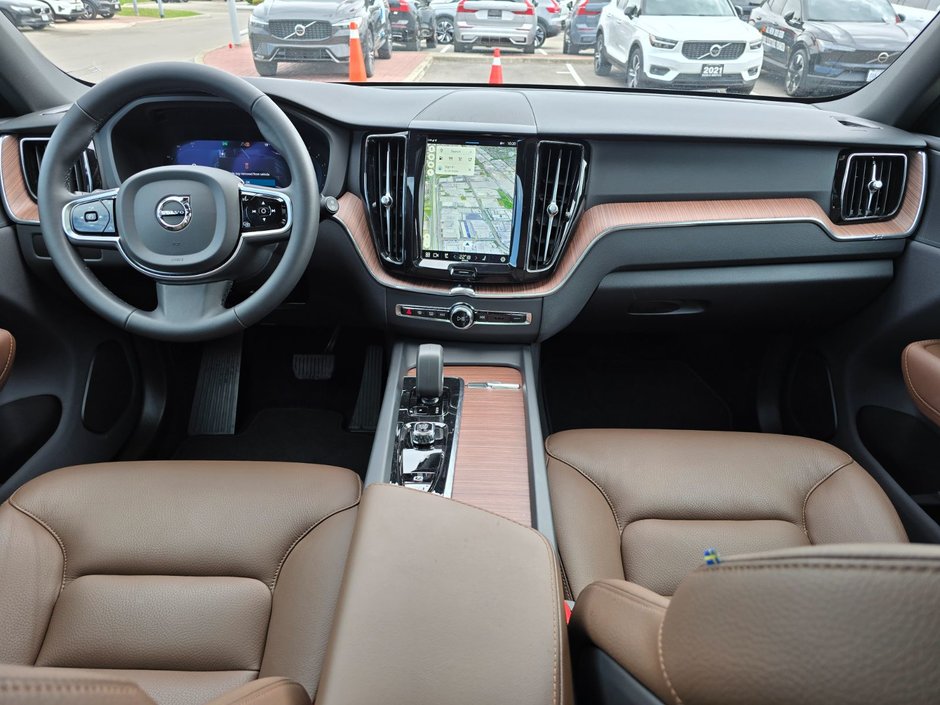 2024 Volvo XC60 PLUS DARK THEME-4