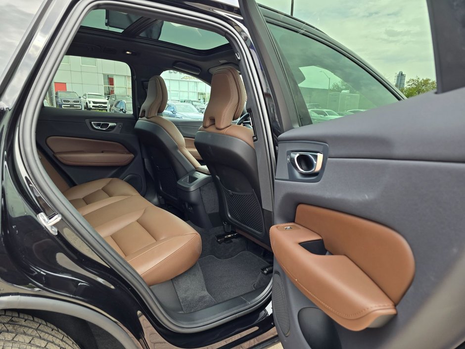 2024 Volvo XC60 PLUS DARK THEME-18