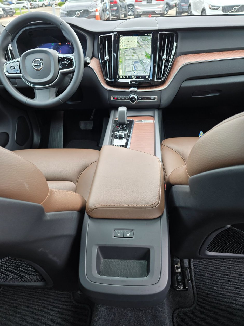 2024 Volvo XC60 PLUS DARK THEME-21