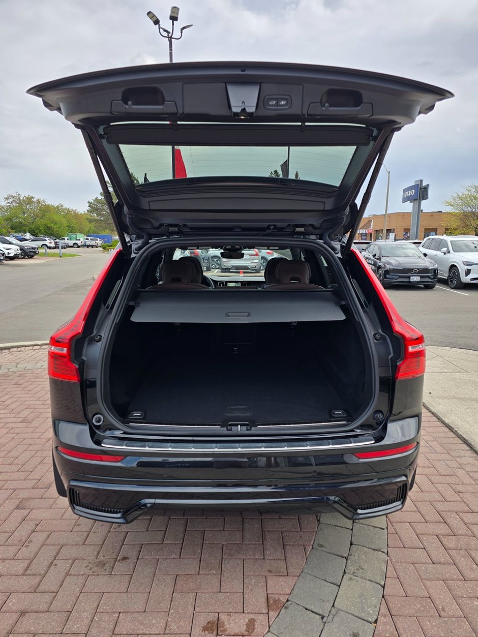 2024 Volvo XC60 PLUS DARK THEME-15