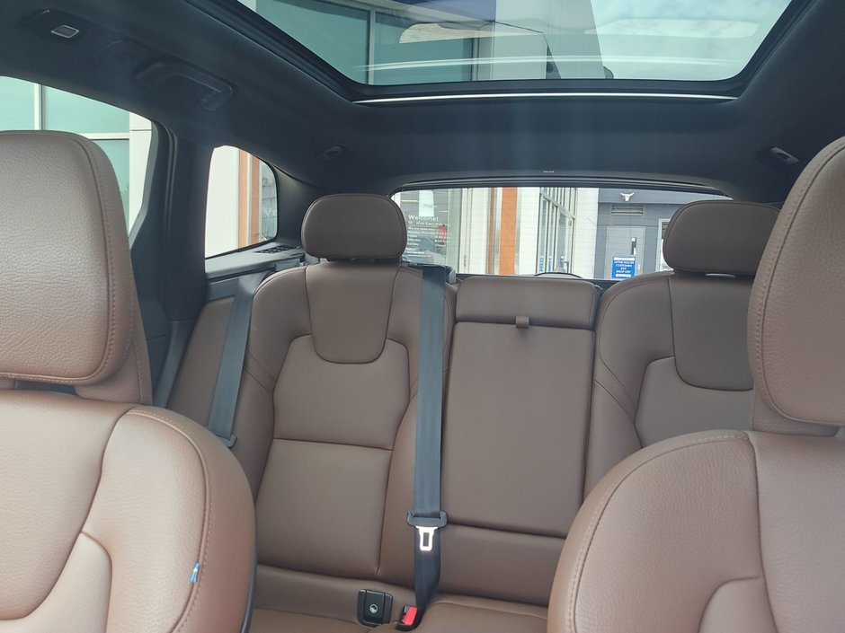2024 Volvo XC60 PLUS DARK THEME-8