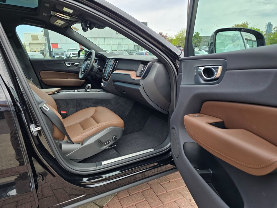 2024 Volvo XC60 PLUS DARK THEME-22