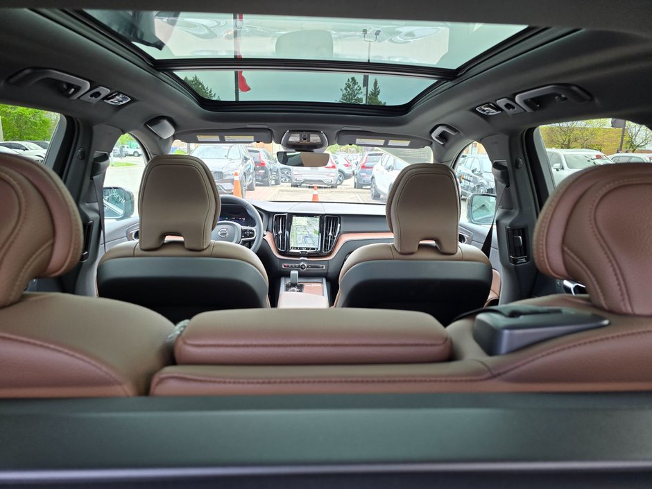 2024 Volvo XC60 PLUS DARK THEME-6