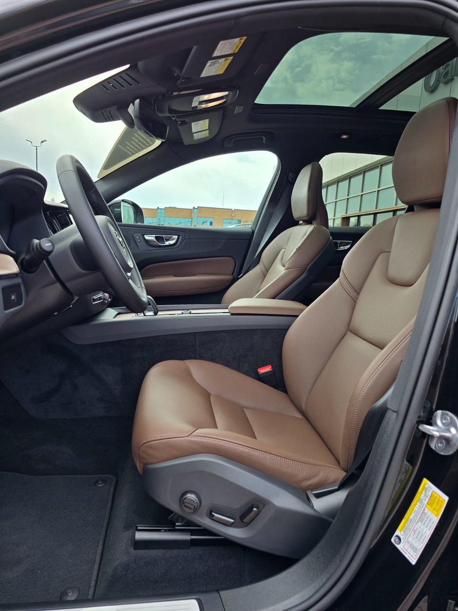 2024 Volvo XC60 PLUS DARK THEME-24