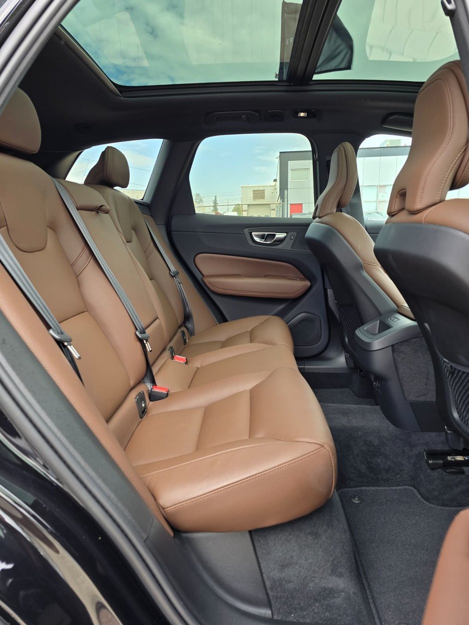 2024 Volvo XC60 PLUS DARK THEME-19