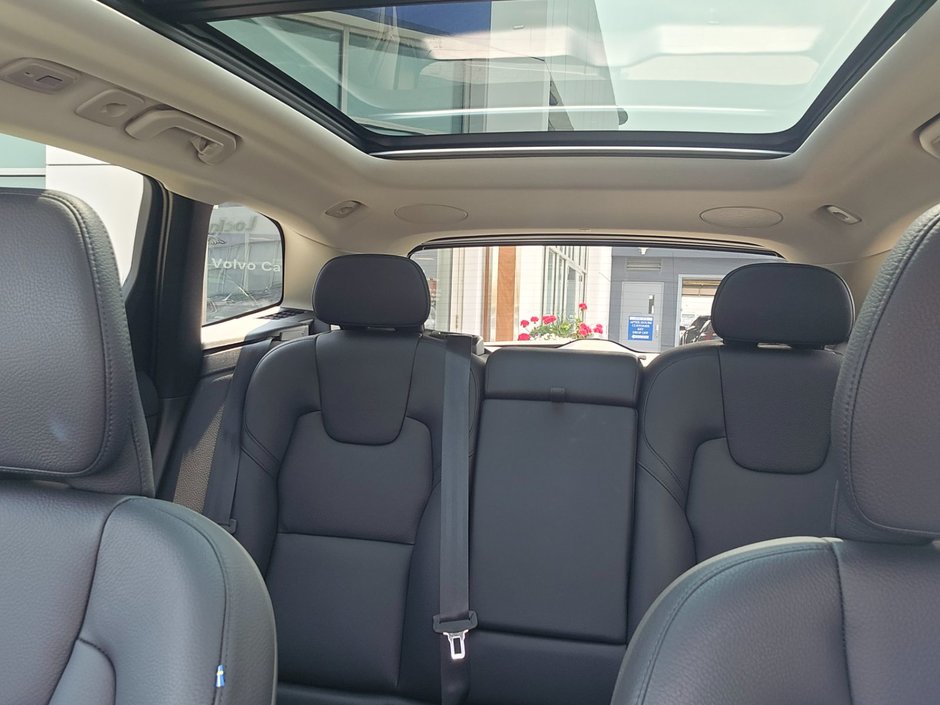 2024 Volvo XC60 PLUS DARK THEME-8