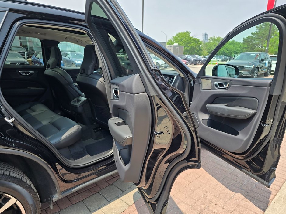 2024 Volvo XC60 PLUS DARK THEME-10