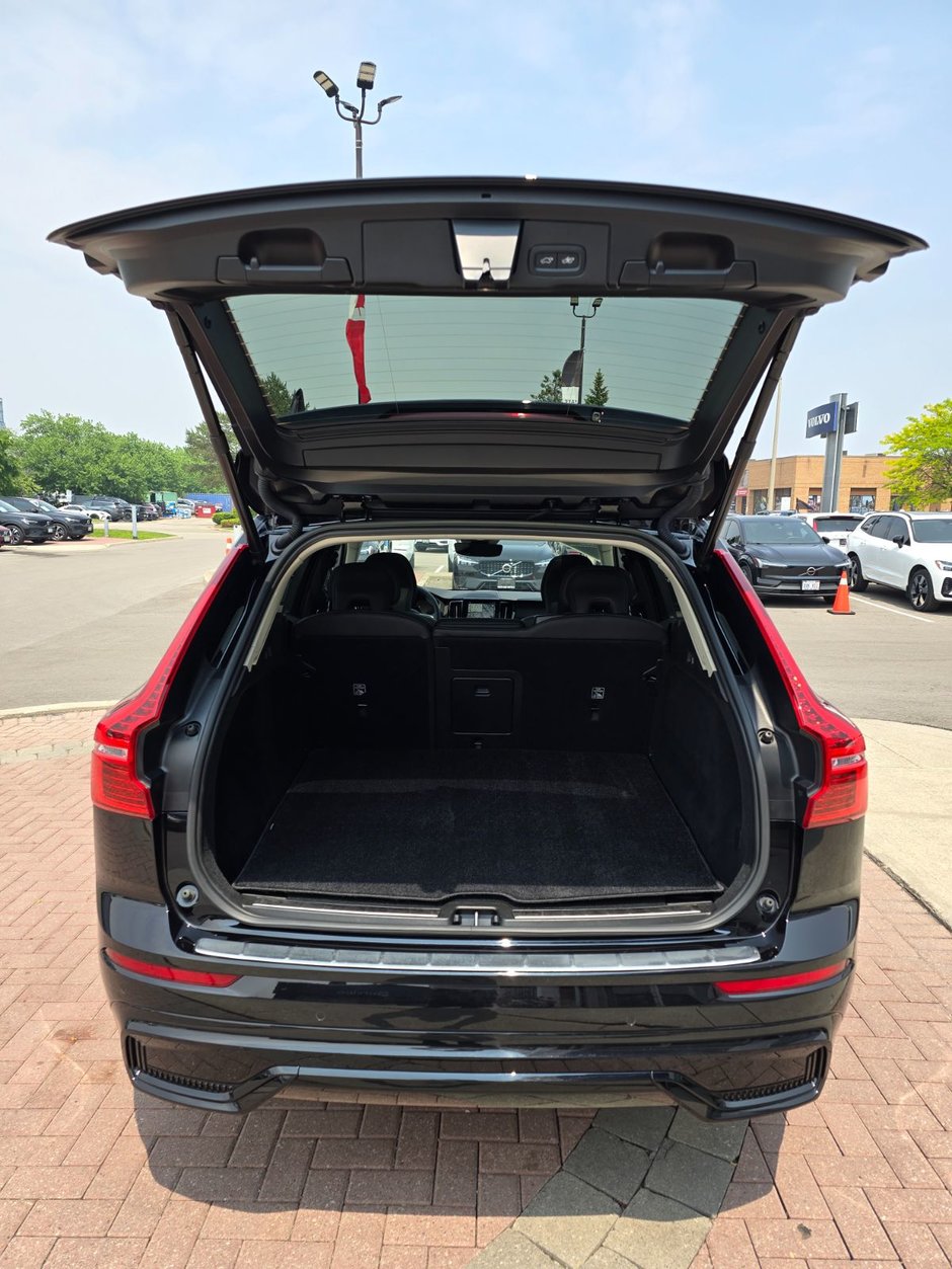 2024 Volvo XC60 PLUS DARK THEME-15