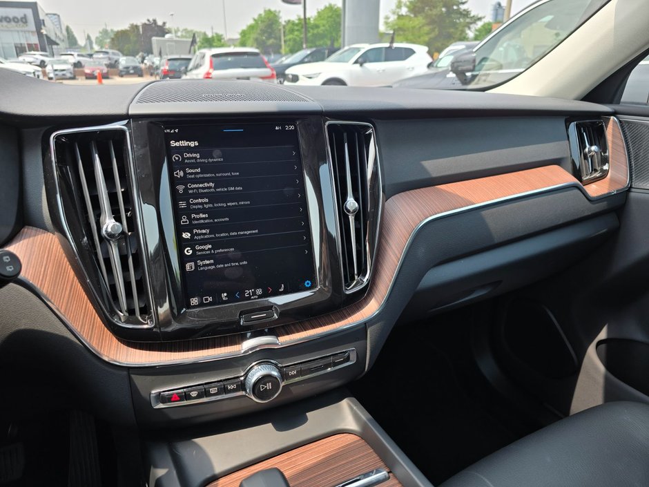 2024 Volvo XC60 PLUS DARK THEME-28