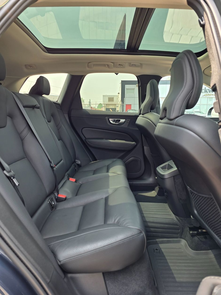 2024 Volvo XC60 PLUS DARK THEME-19