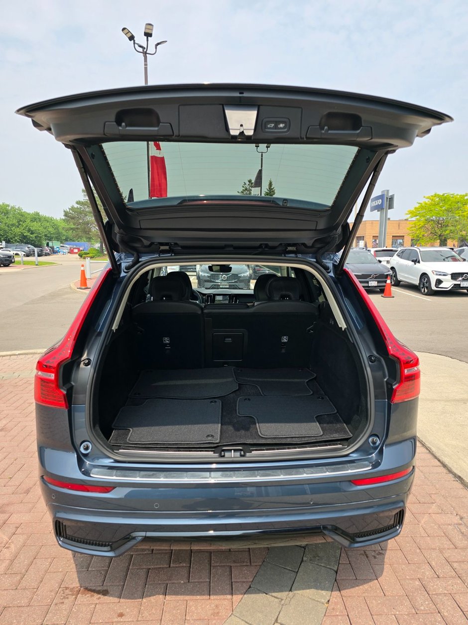 2024 Volvo XC60 PLUS DARK THEME-15
