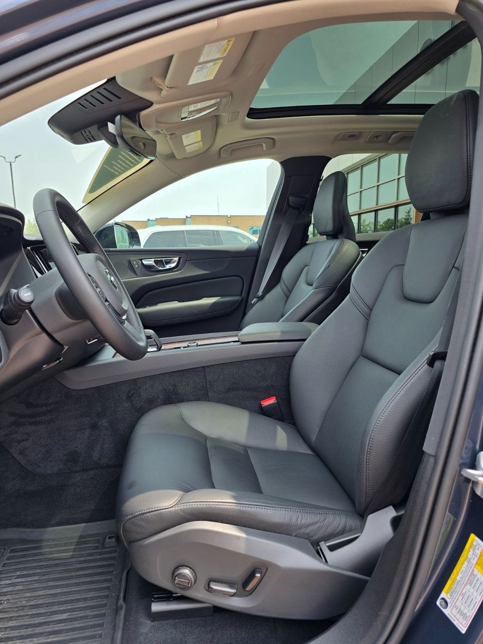 2024 Volvo XC60 PLUS DARK THEME-24