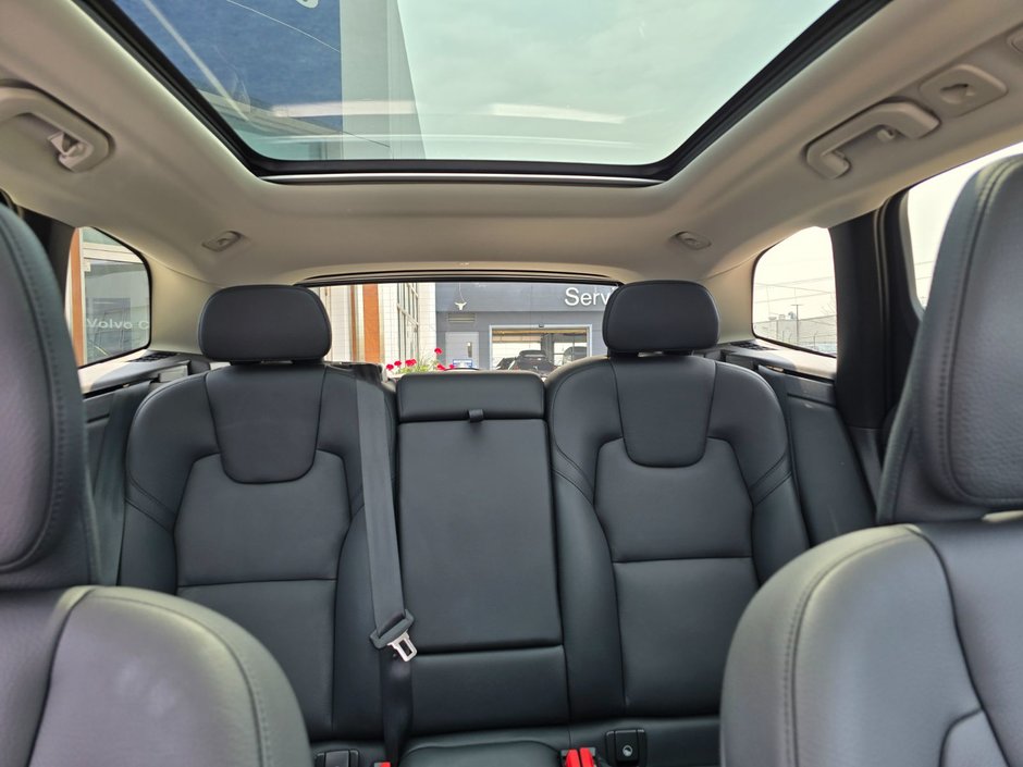 2024 Volvo XC60 PLUS DARK THEME-8