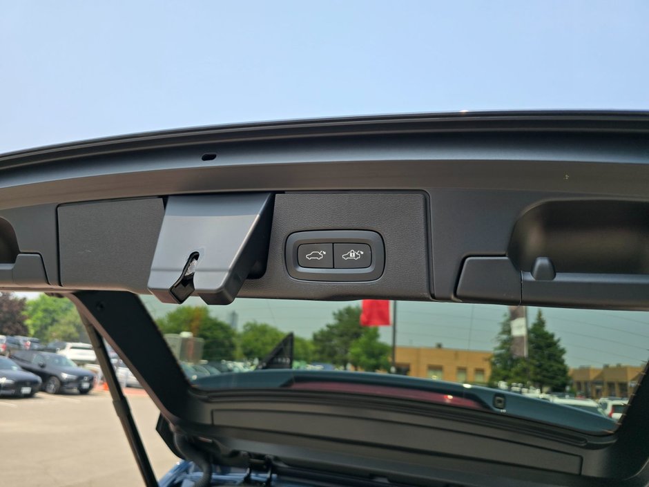 2024 Volvo XC60 CORE DARK THEME-16