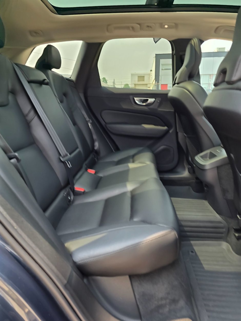 2024 Volvo XC60 CORE DARK THEME-19