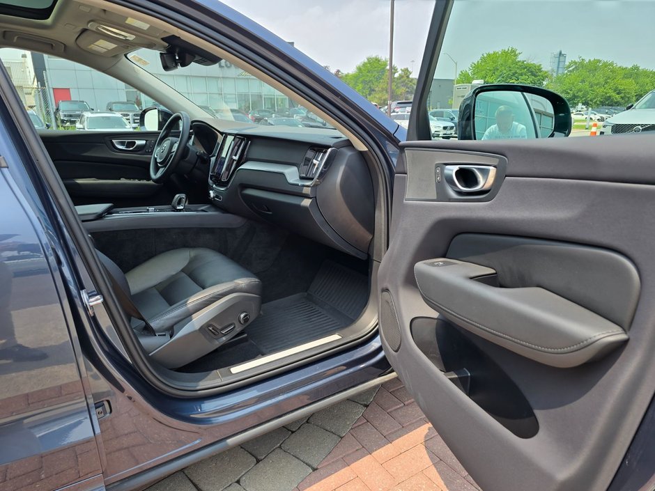 2024 Volvo XC60 CORE DARK THEME-22