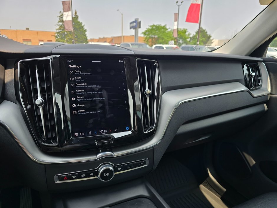 2024 Volvo XC60 CORE DARK THEME-27