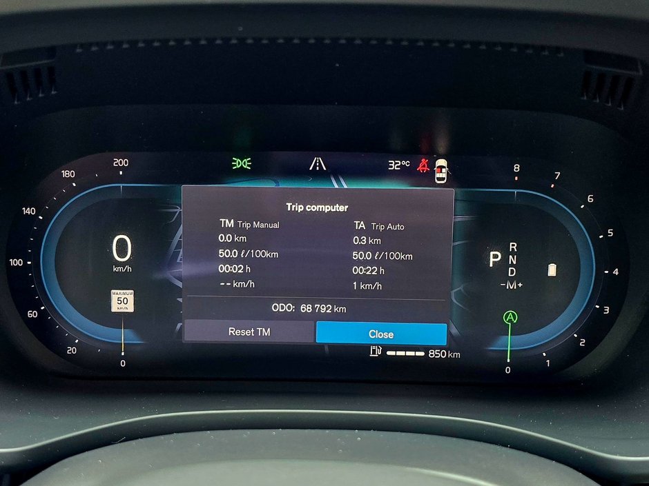 2024 Volvo XC60 CORE DARK THEME-1