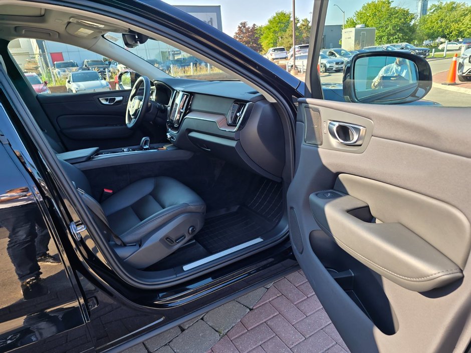 2024 Volvo XC60 PLUS DARK THEME-22