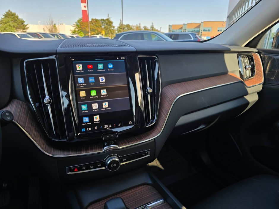 2024 Volvo XC60 PLUS DARK THEME-28