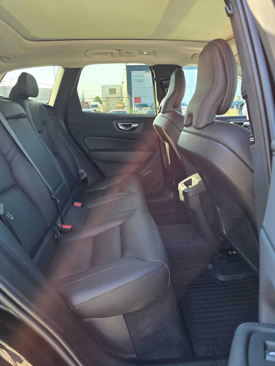 2024 Volvo XC60 PLUS DARK THEME-19
