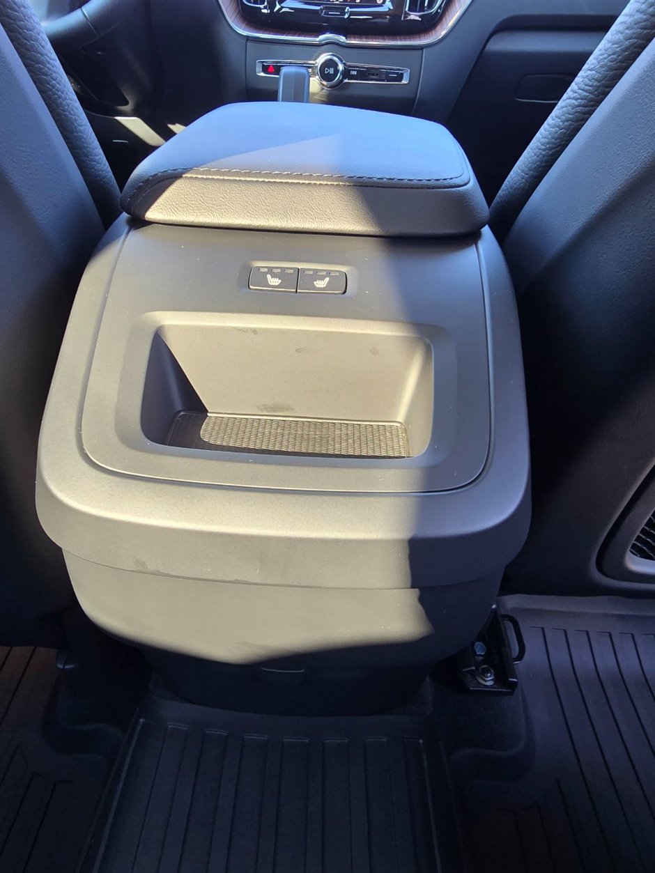 2024 Volvo XC60 PLUS DARK THEME-20