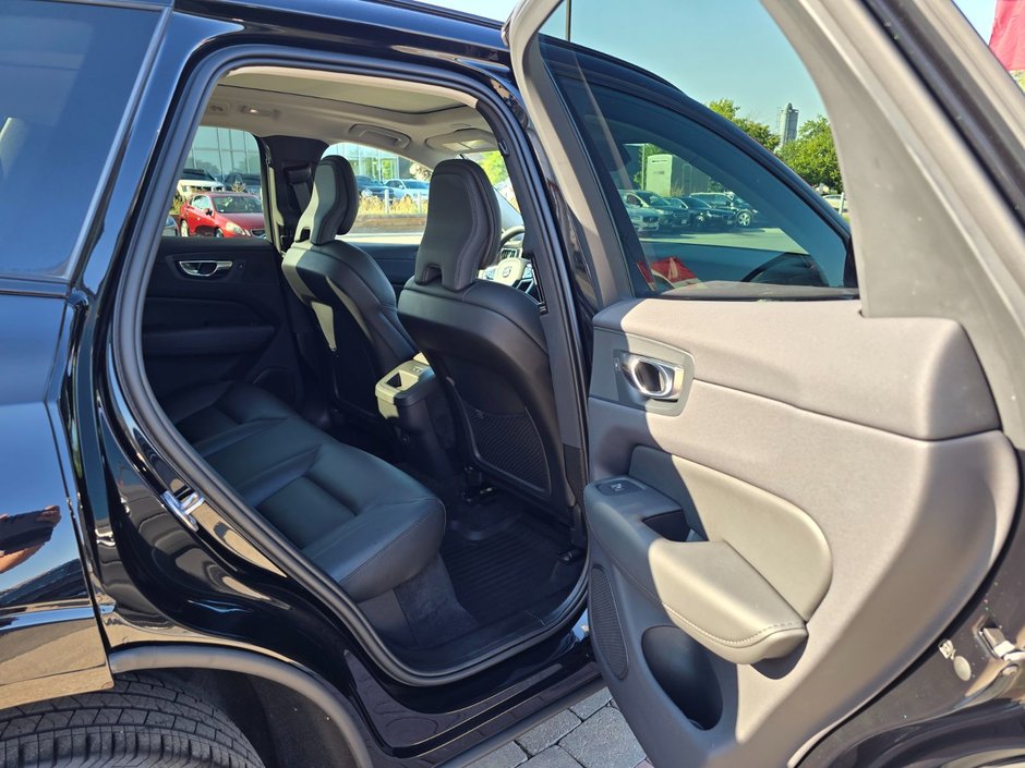 2024 Volvo XC60 PLUS DARK THEME-18