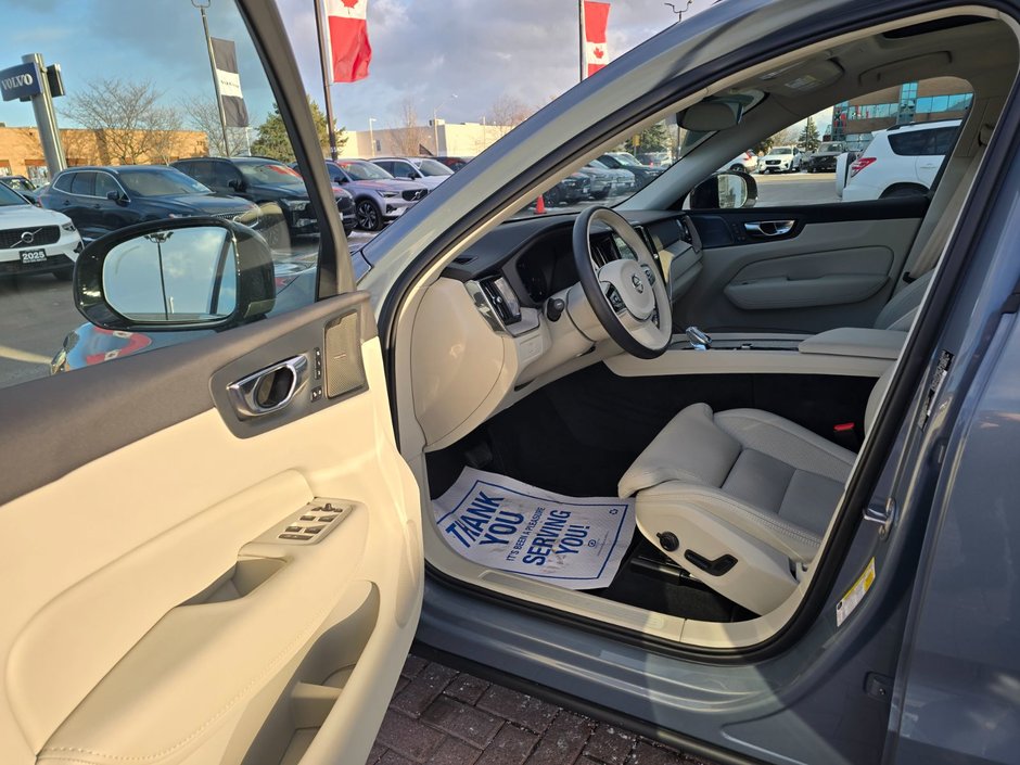 2024 Volvo XC60 ULTIMATE DARK THEME-10