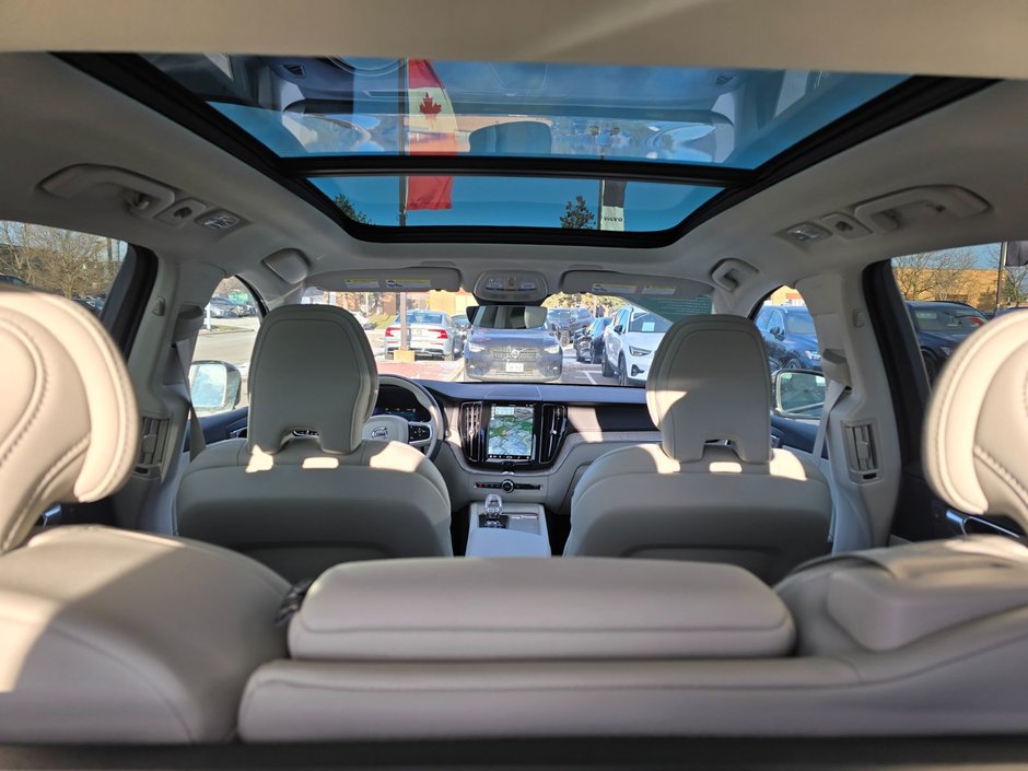 2024 Volvo XC60 ULTIMATE DARK THEME-6