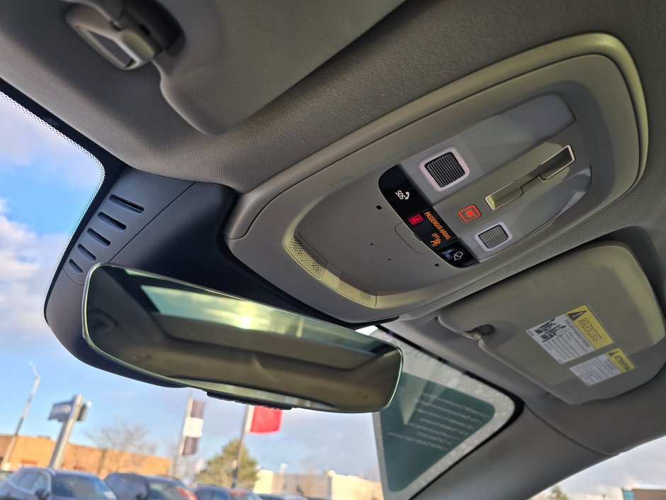 2024 Volvo XC60 ULTIMATE DARK THEME-24