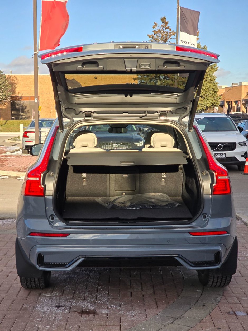 2024 Volvo XC60 ULTIMATE DARK THEME-15