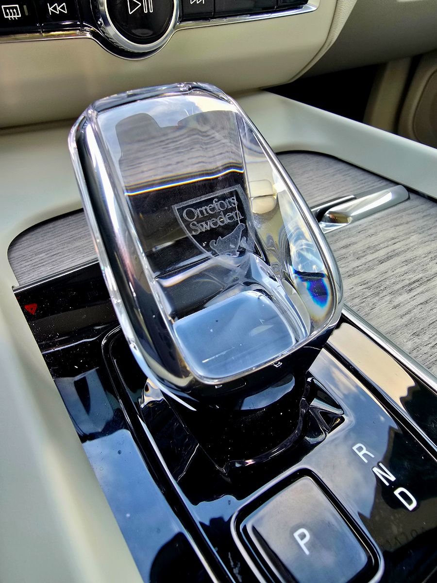 2024 Volvo XC60 ULTIMATE DARK THEME-29